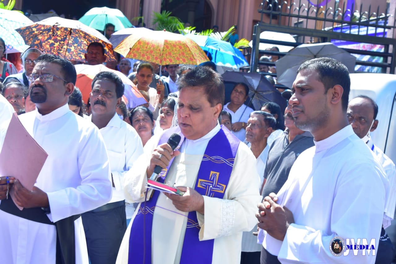 Colombo Way of the Cross