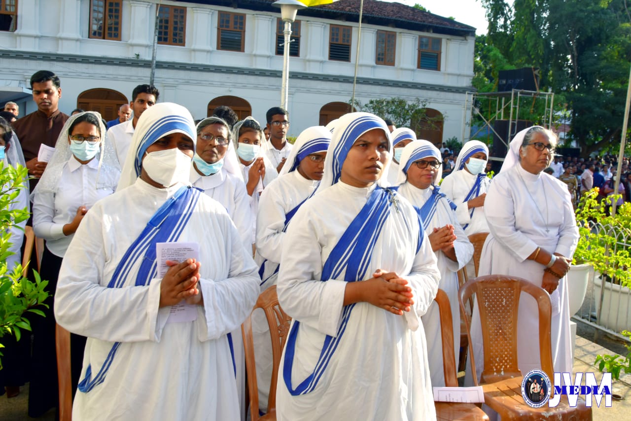 Colombo Way of the Cross