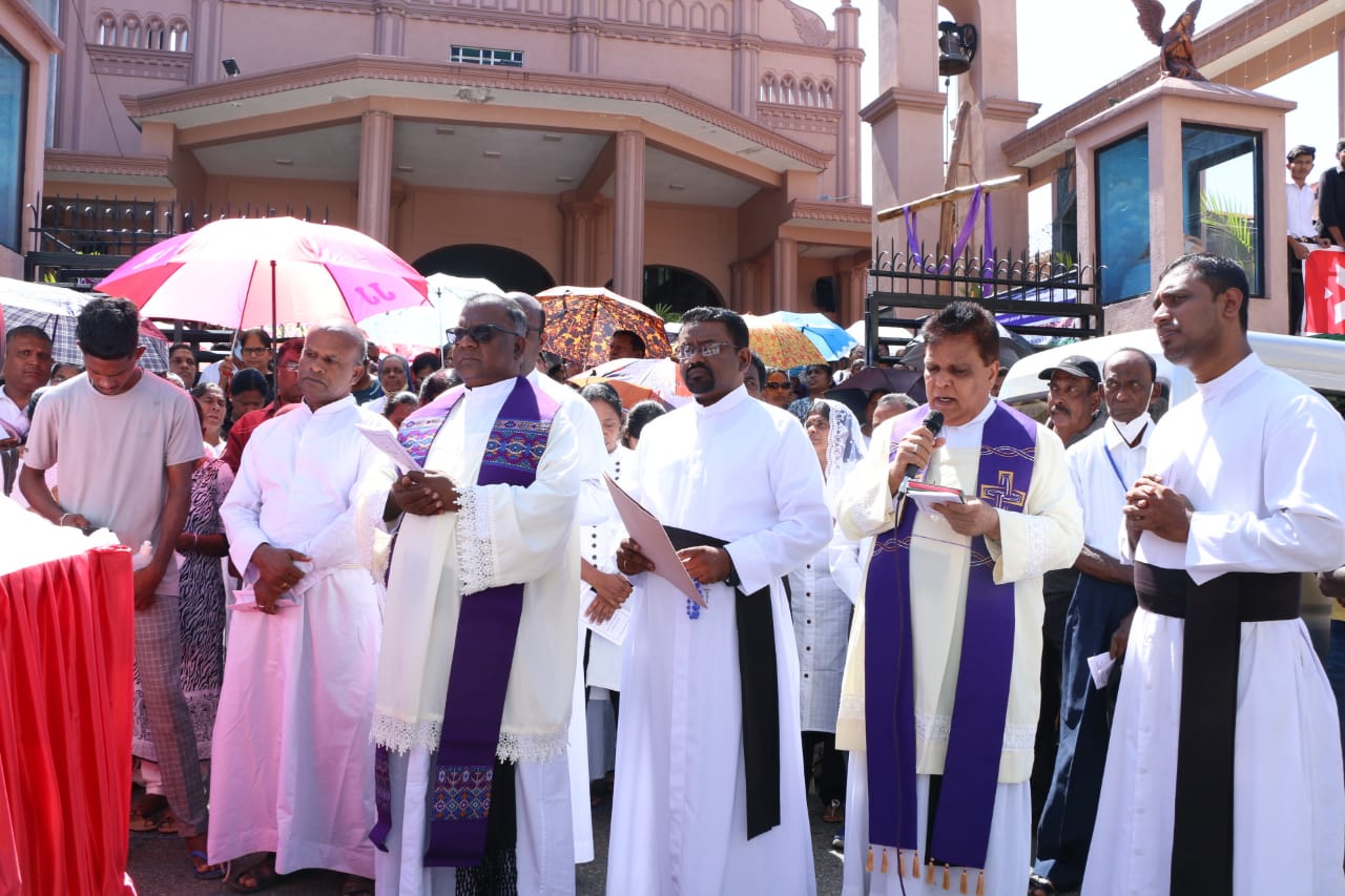 Colombo Way of the Cross