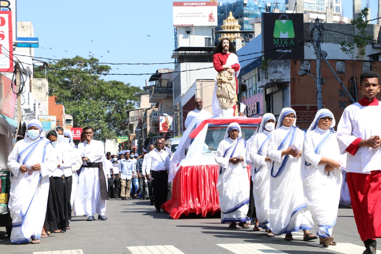 Colombo Way of the Cross